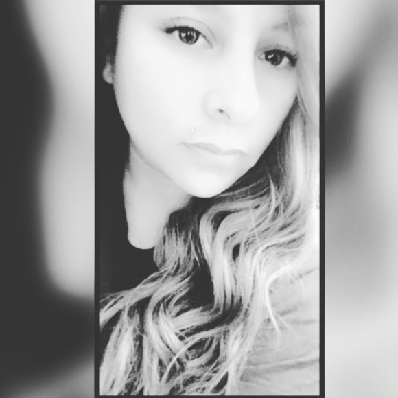 Meet your Posher, Amanda - Picture 1 of 1